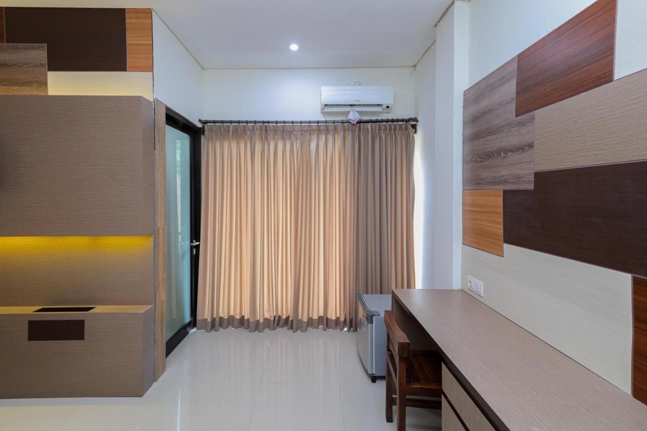Urbanview Hotel Wg Jimbaran Bali Унгасан Экстерьер фото